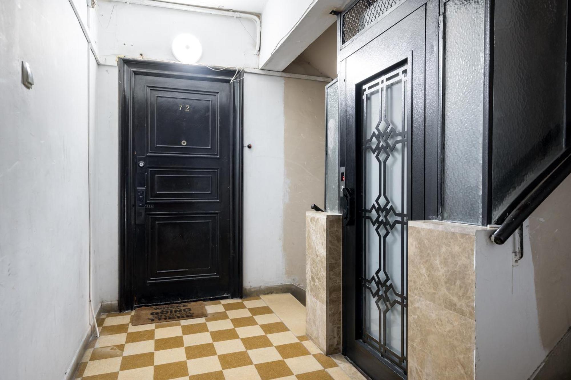 Steps2 Old Town & Metro - The Adventure Apartment *
