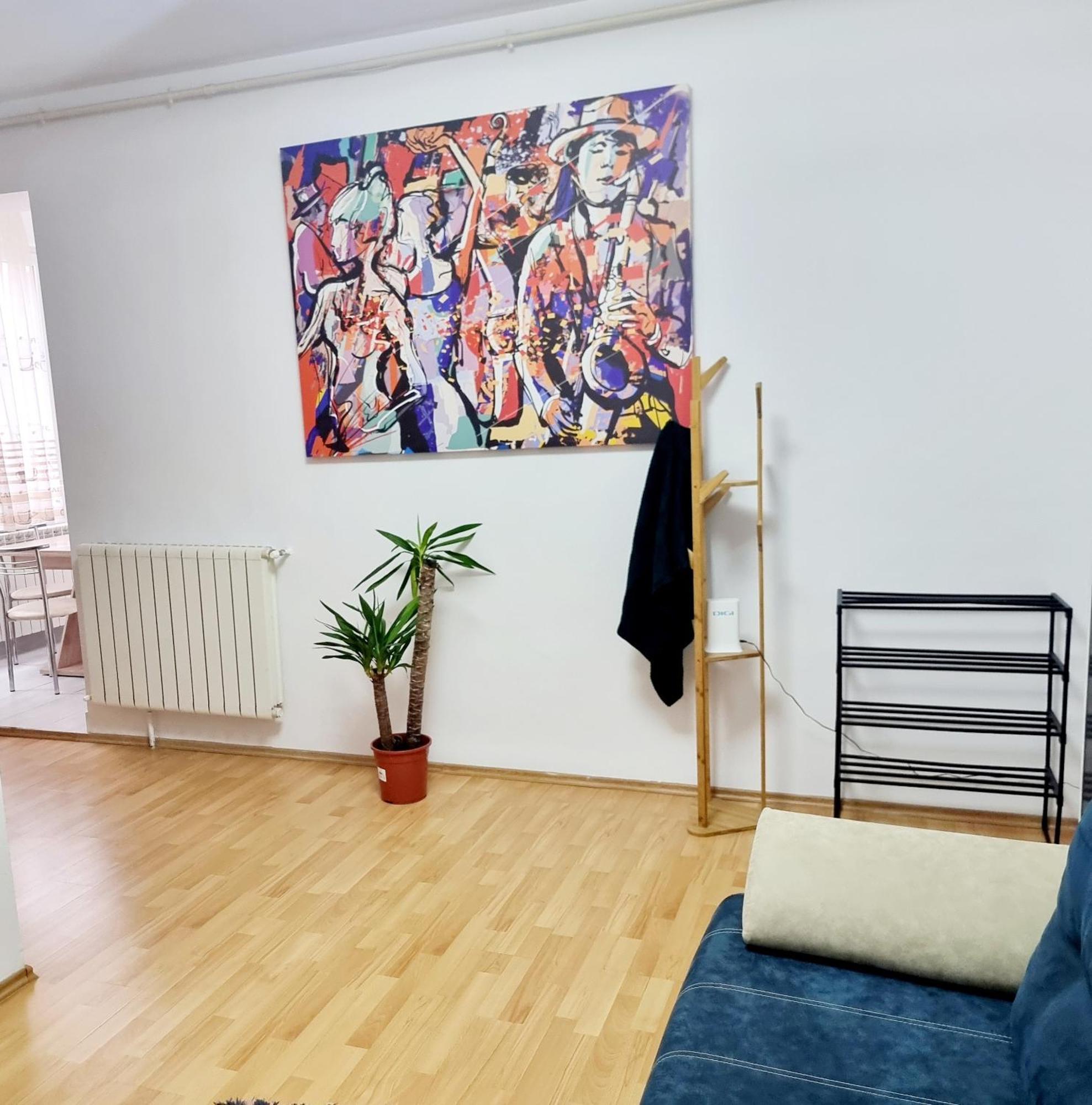Steps2 Old Town & Metro - The Adventure Apartment